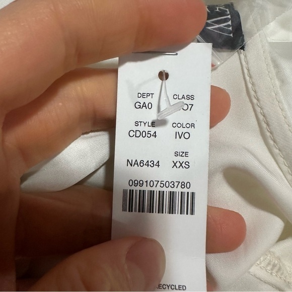 J crew Goldie top in satin - Picture 2 of 2